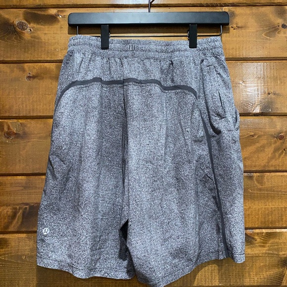 Lululemon Men’s Pace Breaker Short Linerless 9" - Picture 3 of 6